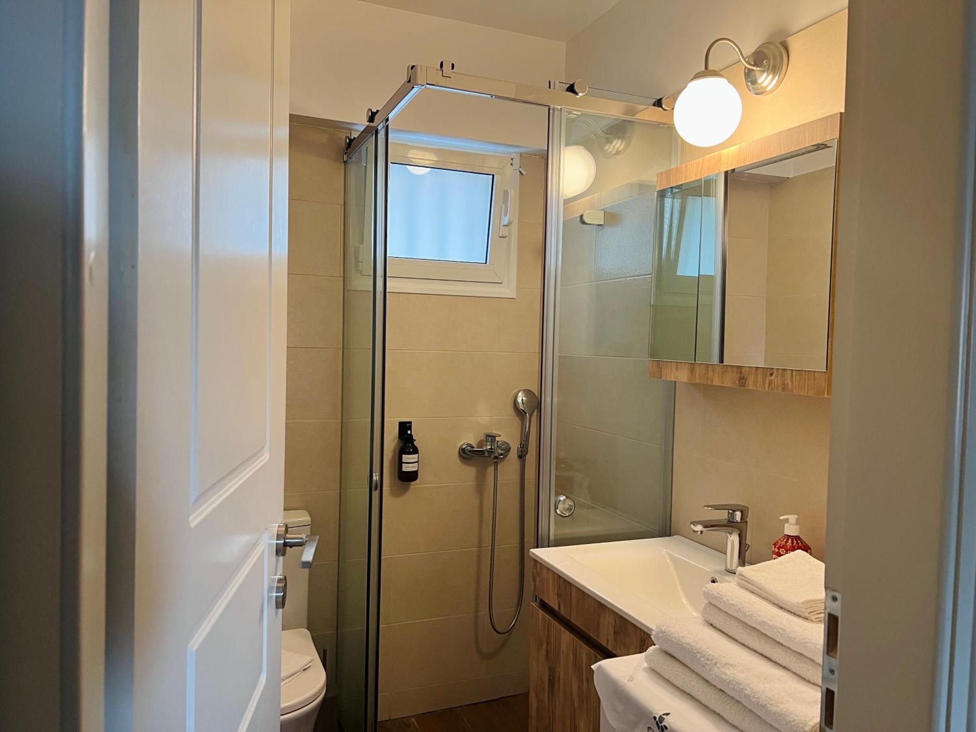 Vasilias Home Near Ath Airport Коропион Екстериор снимка